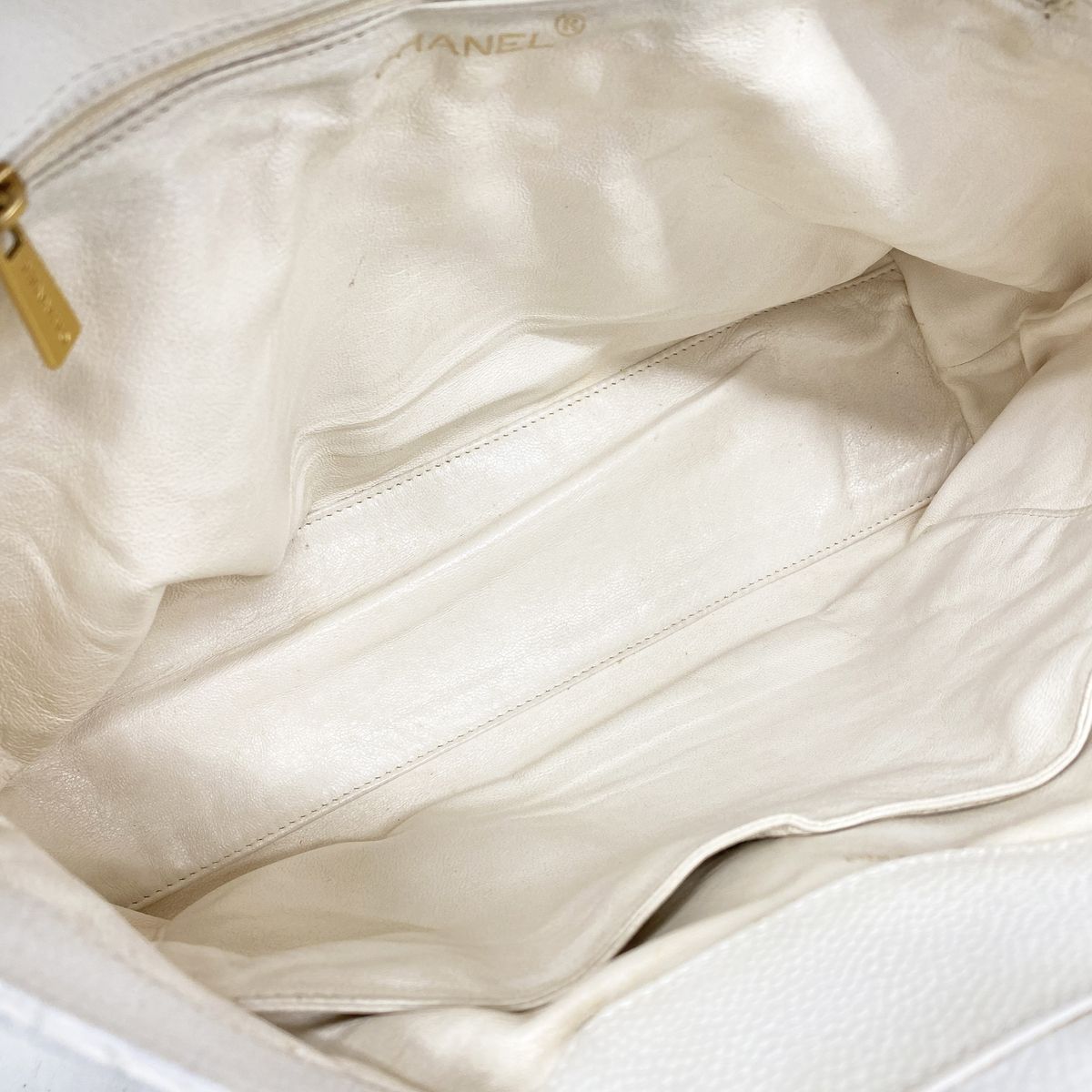 Chanel Handbag Quilted Caviar Leather White Gold — view 4