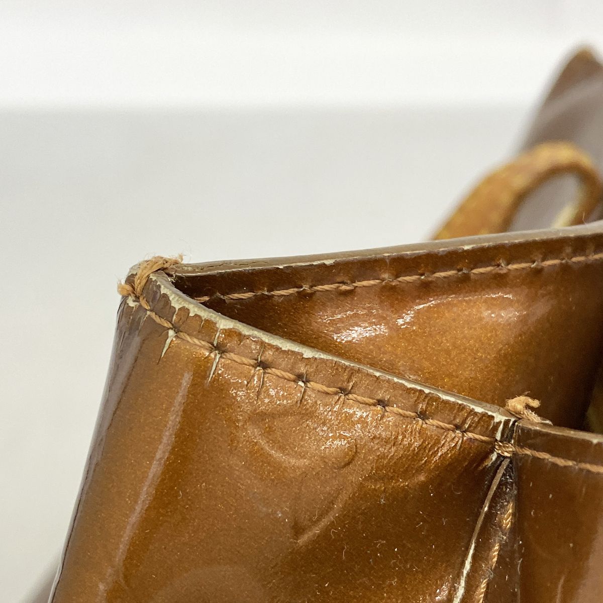 Louis Vuitton Handbag Vernis Reade PM Bronze — view 8