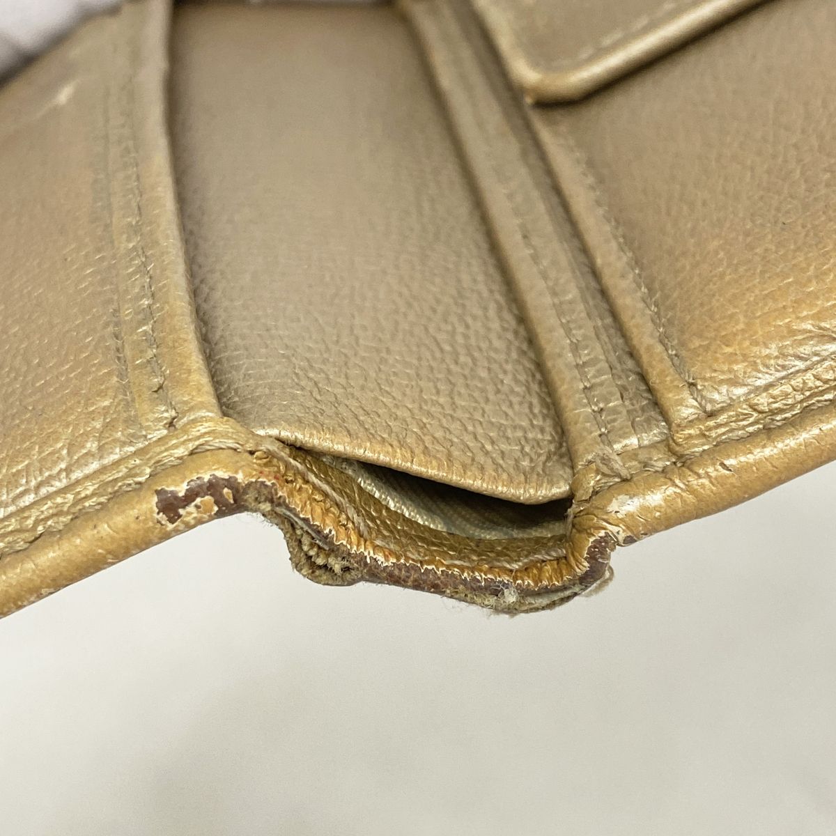 Chanel Wallet Coco Buttons Leather Beige Silver — view 7