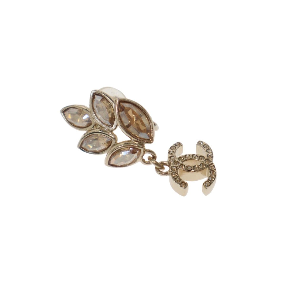 Chanel CC Logo Leaf Earrings Set Gold — view 2