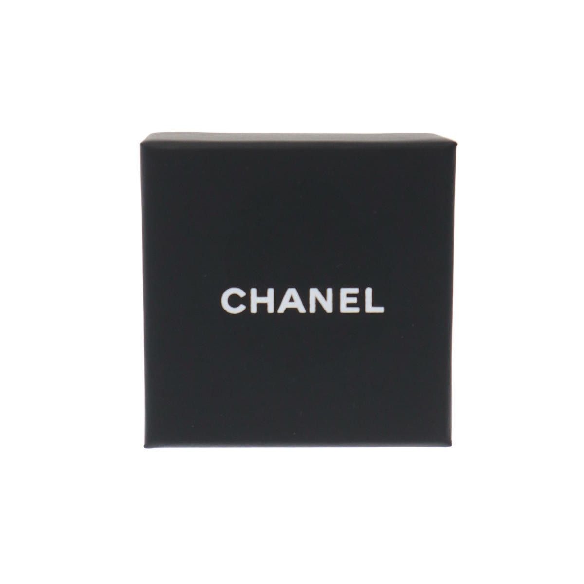 Chanel CC Logo Leaf Earrings Set Gold — view 4