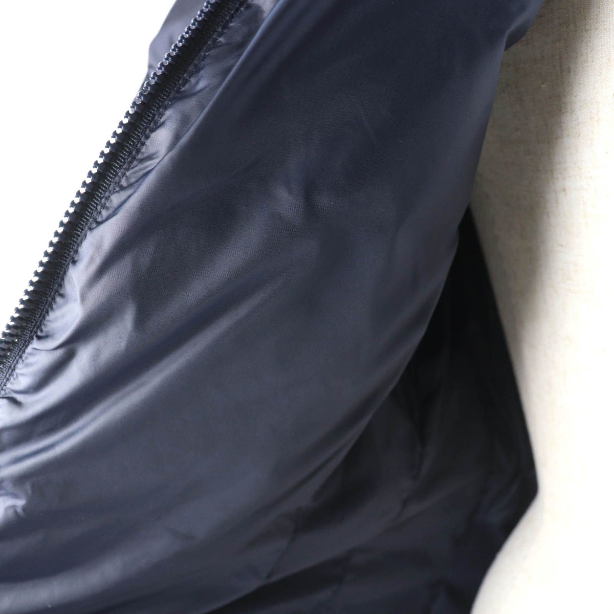 Moncler Flammette Hood Logo Patch Zip UP Down Coat Navy 00 — view 6