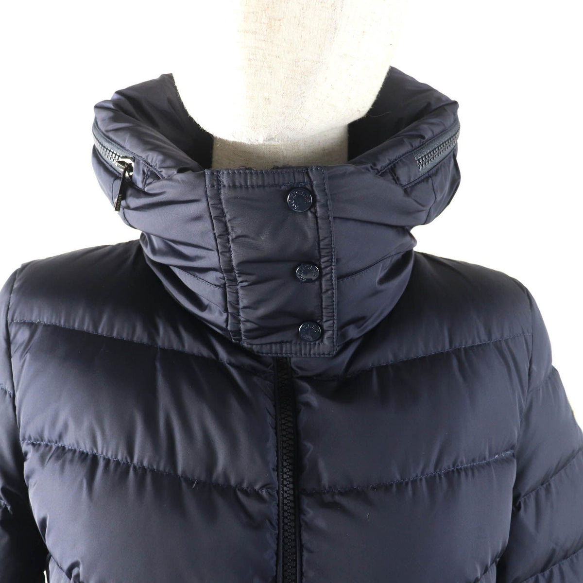 Moncler Flammette Hood Logo Patch Zip UP Down Coat Navy 00 — view 4