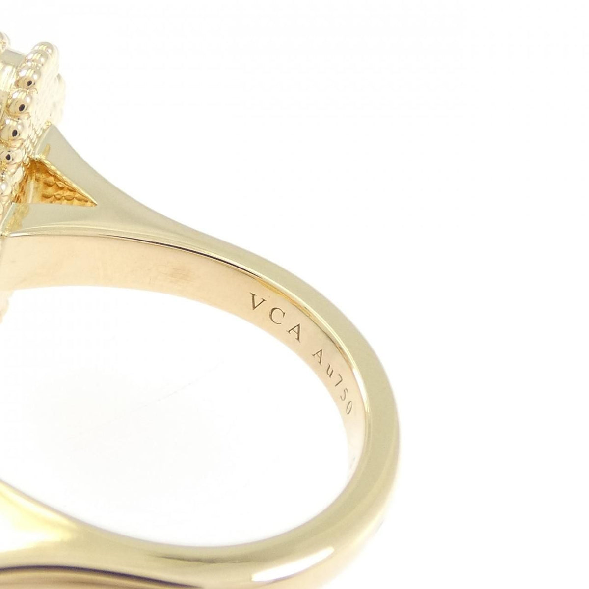 Van Cleef & Arpels Magic Alhambra en Tres les Door Ring — view 4