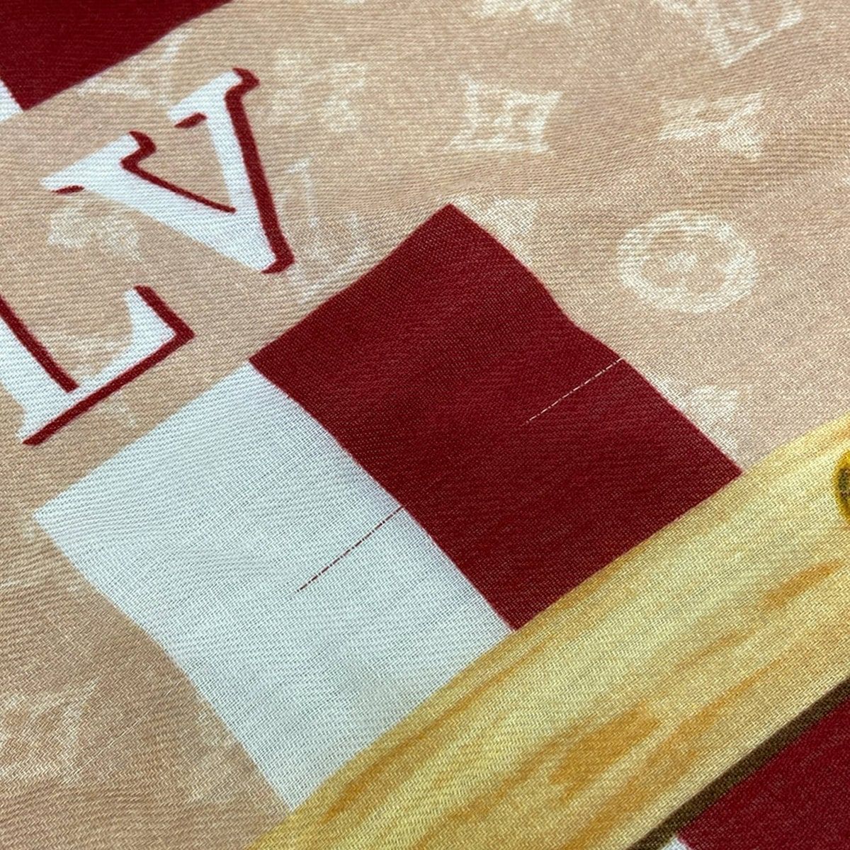 Louis Vuitton Shawl My LV Trunk Beige Yellow Multi Gray Coddington Wool — view 5