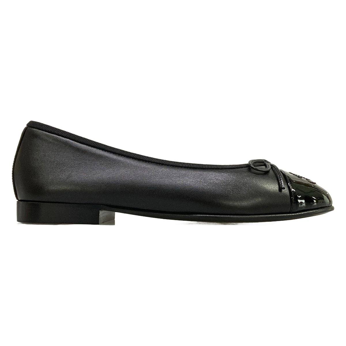 Chanel Flat Shoes Black CC Logo Ribbon Leather Lambskin — view 4