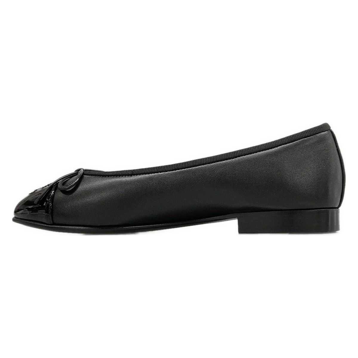 Chanel Flat Shoes Black CC Logo Ribbon Leather Lambskin — view 3