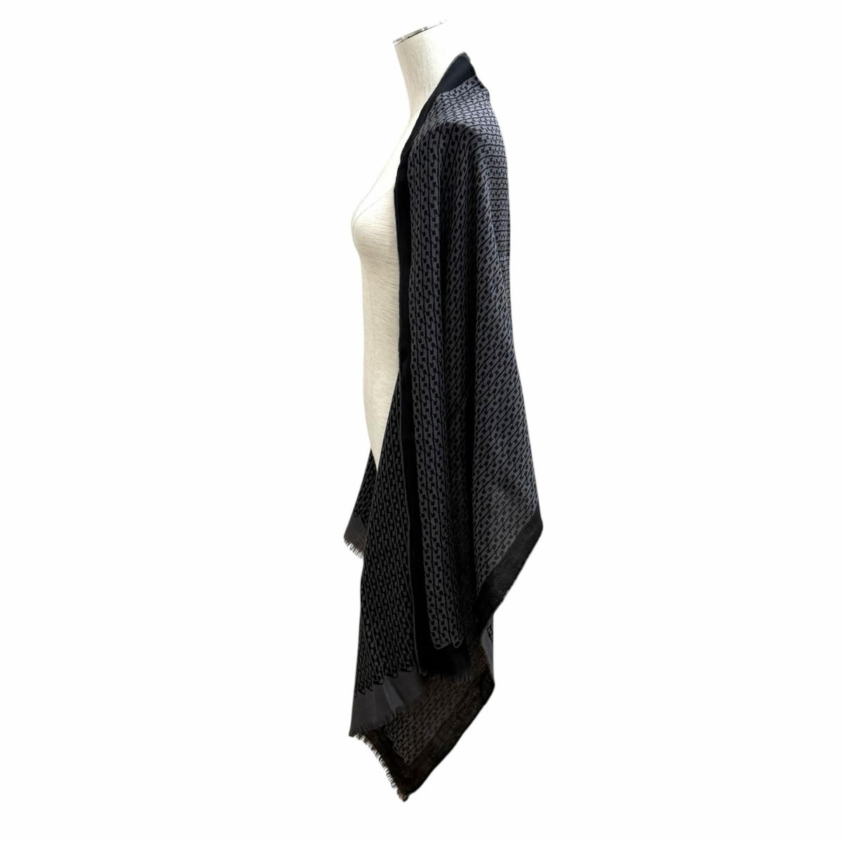 Hermes Cashmere Silk Blend Logo Chain Pattern Fringe Shawl Black Gray Scarf — view 4