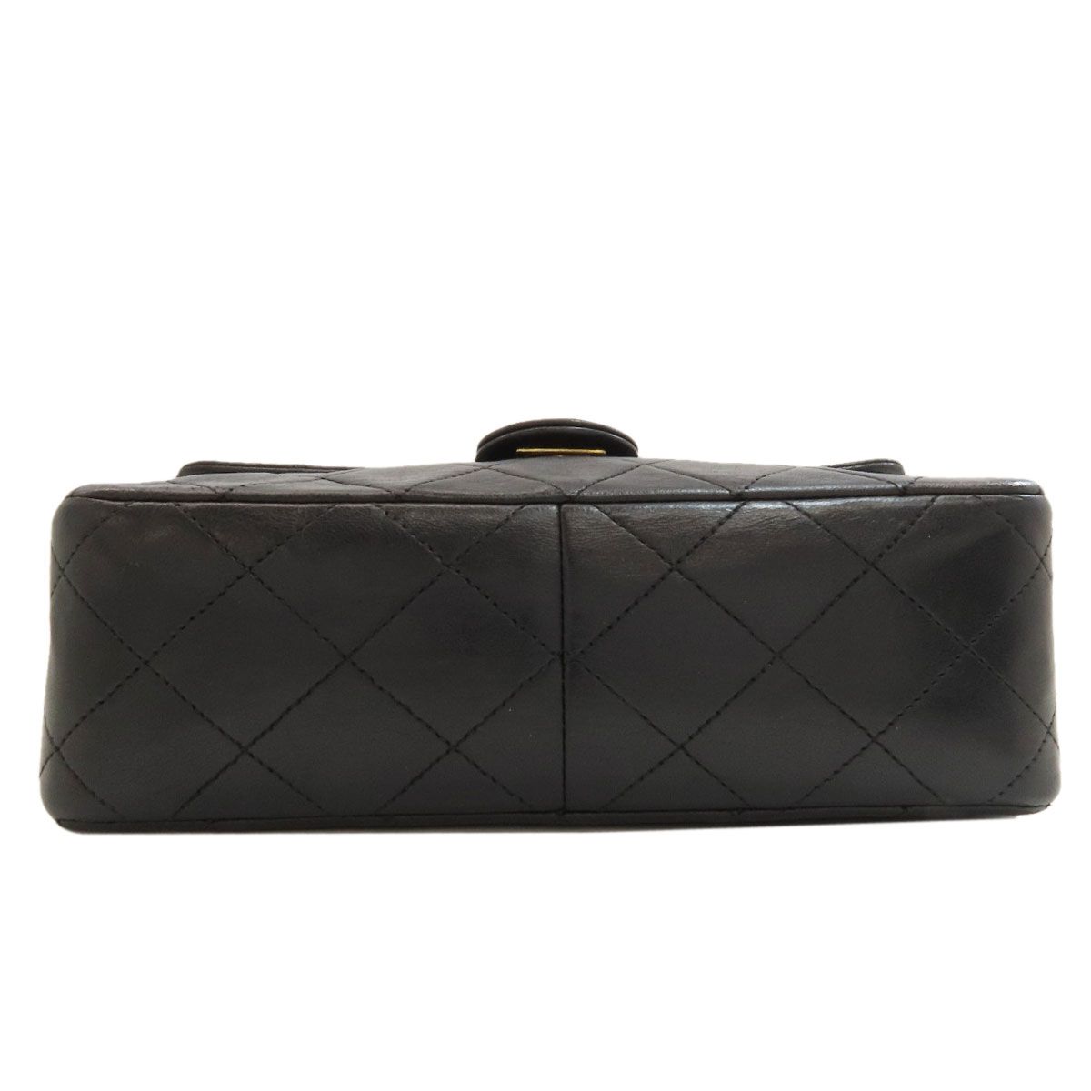 Chanel Quilted CC Logo Gold Shoulder Bag Lambskin — view 4