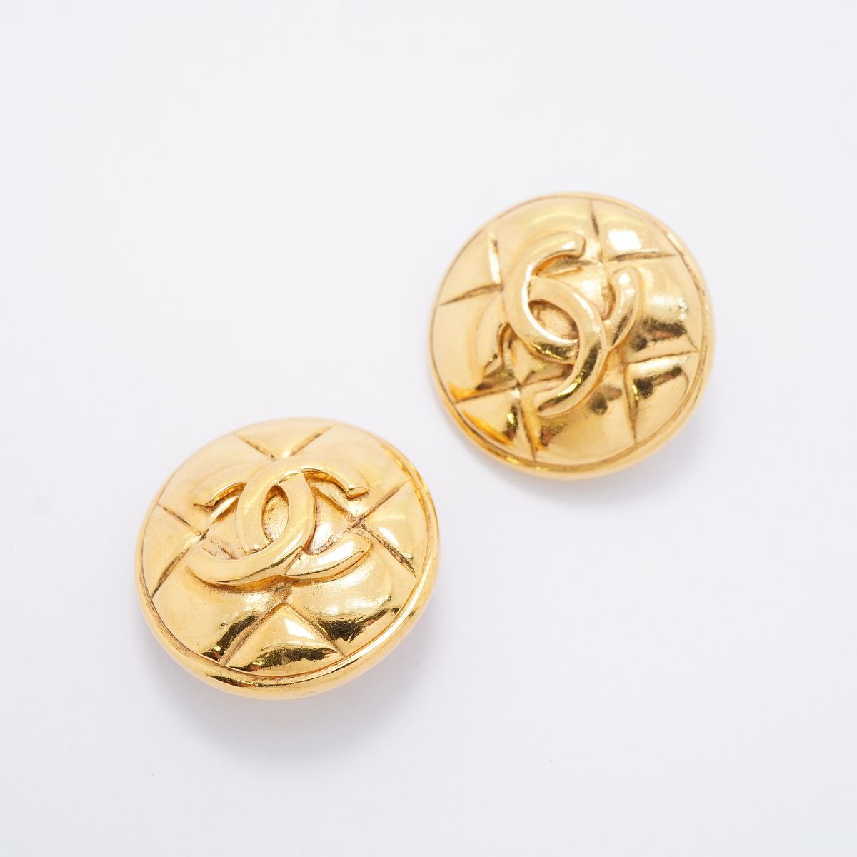 Chanel Earrings Vintage CC Logo Quilted Round Circle Gold Plated — view 2