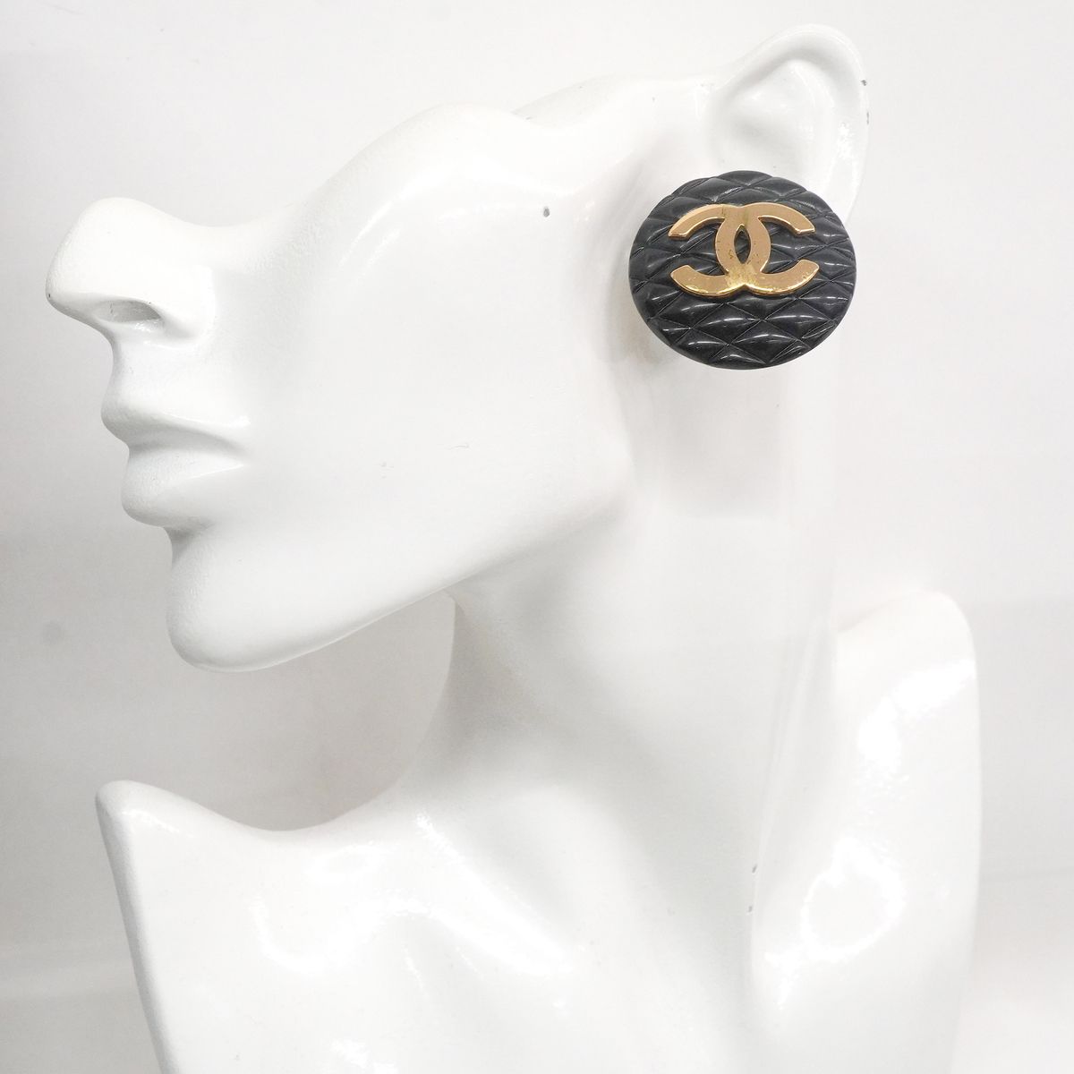Chanel Earrings Vintage CC Logo Quilted Plastic Gold Plated Black — view 5