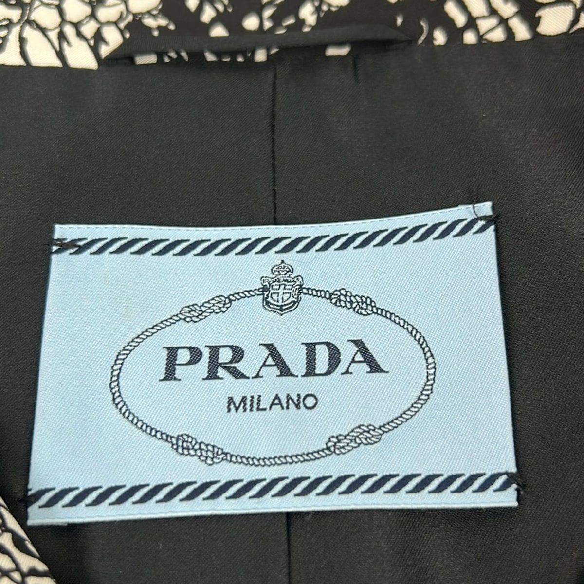 Prada Coat M Ivory Black — view 3