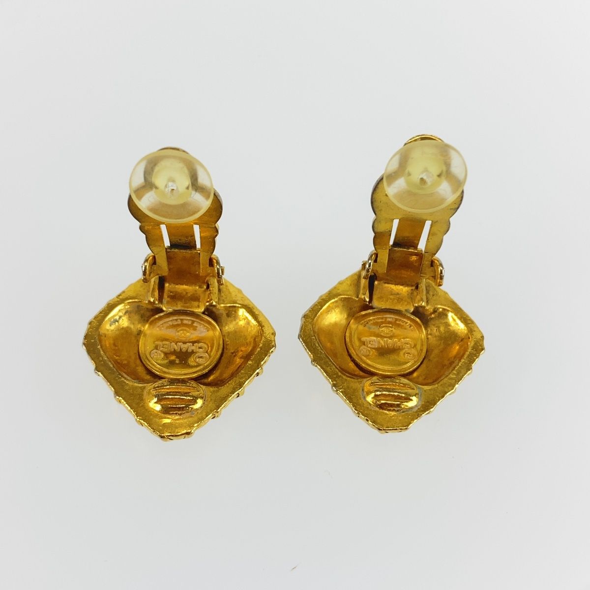 Chanel Quilted Earrings Gold Metal — view 3