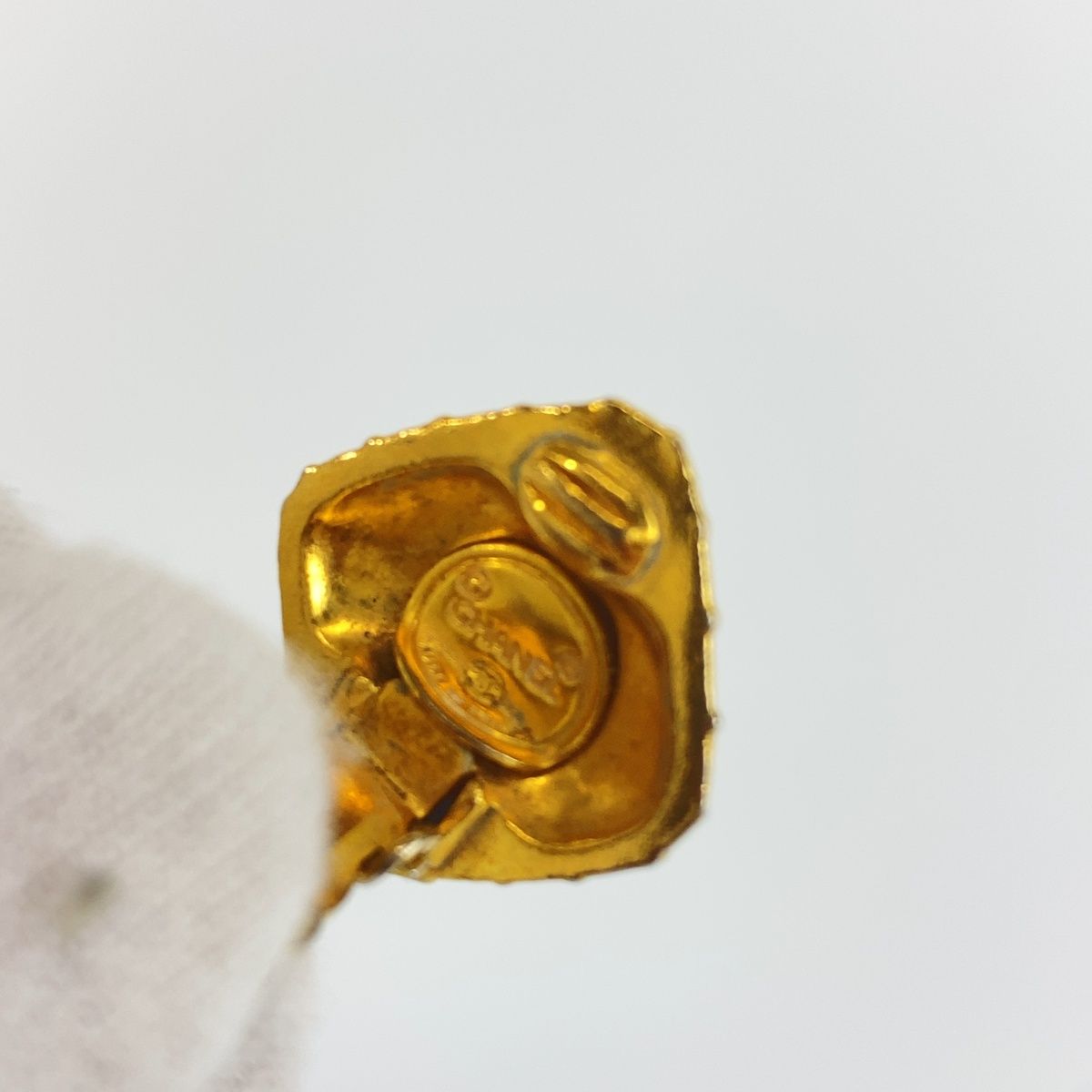 Chanel Quilted Earrings Gold Metal — view 6