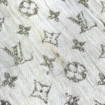 Louis Vuitton Shawl Etole Monogram So Glitter Silk Light Beige Scarf — view 3