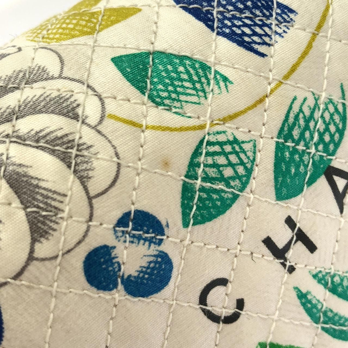 Chanel Vintage Shoulder Bag — view 5
