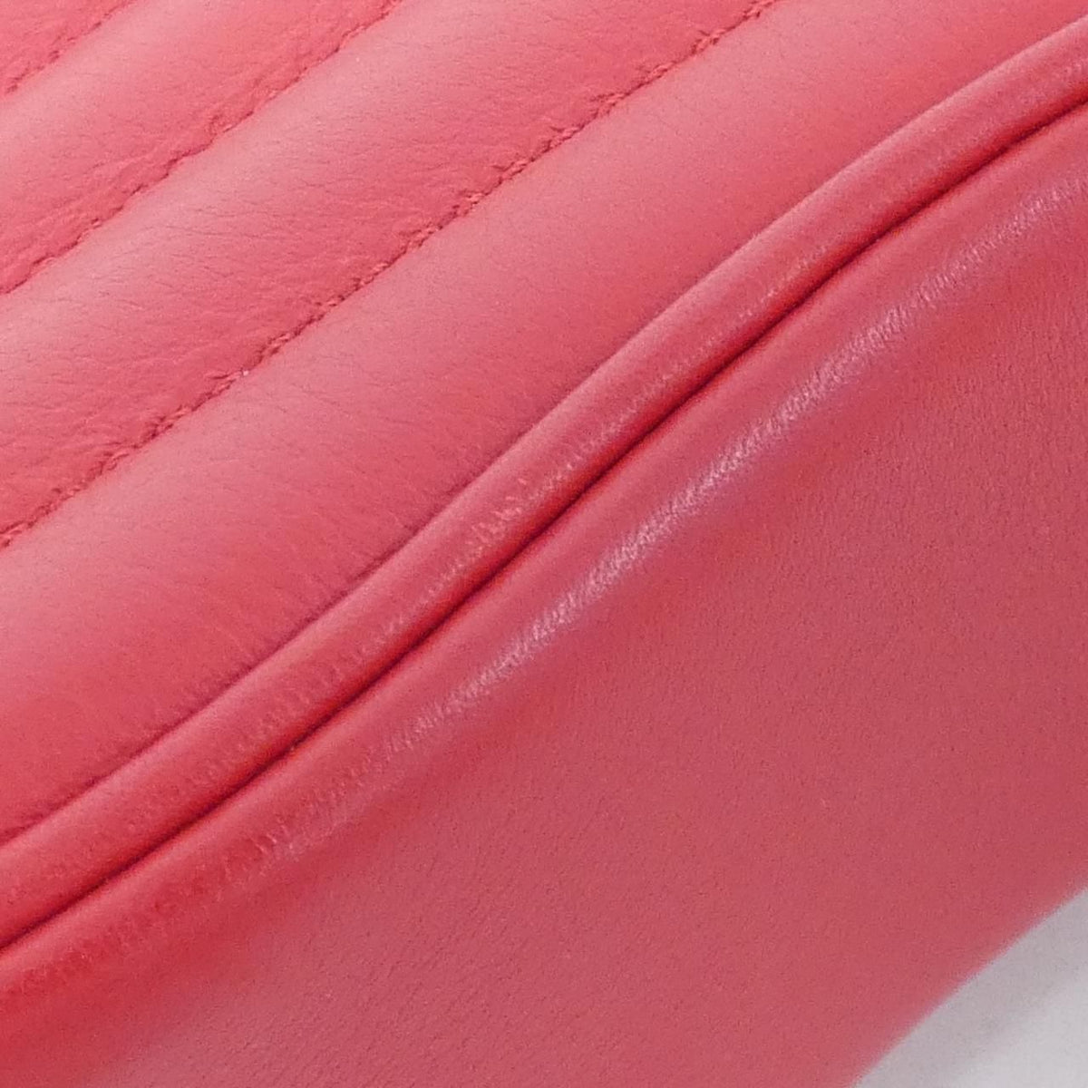 Louis Vuitton New Wave Chain MM Shoulder Bag — view 3