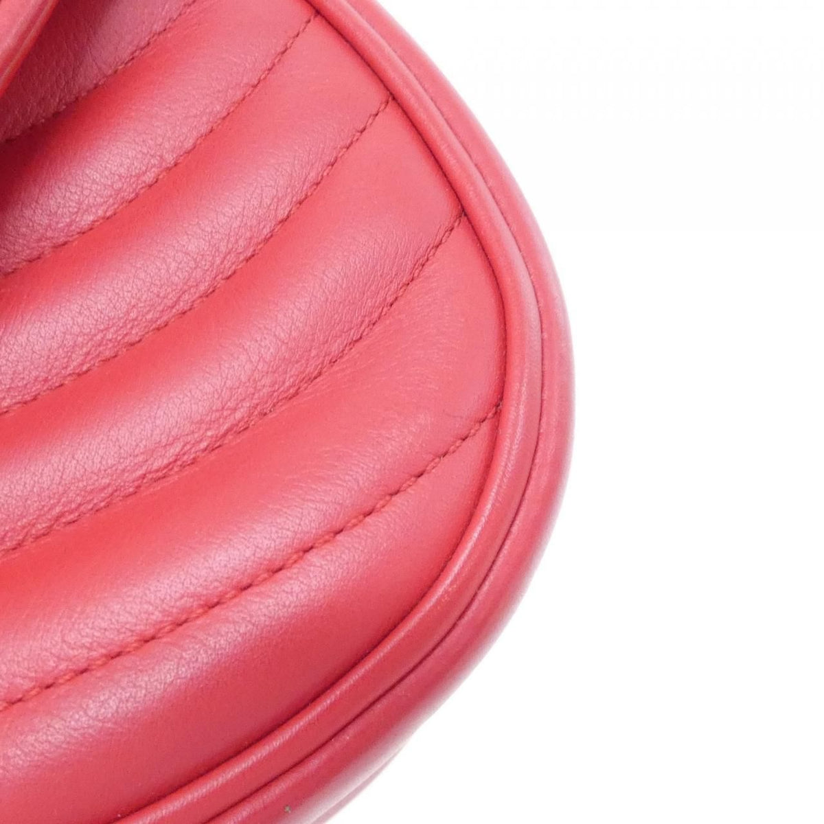 Louis Vuitton New Wave Chain MM Shoulder Bag — view 4