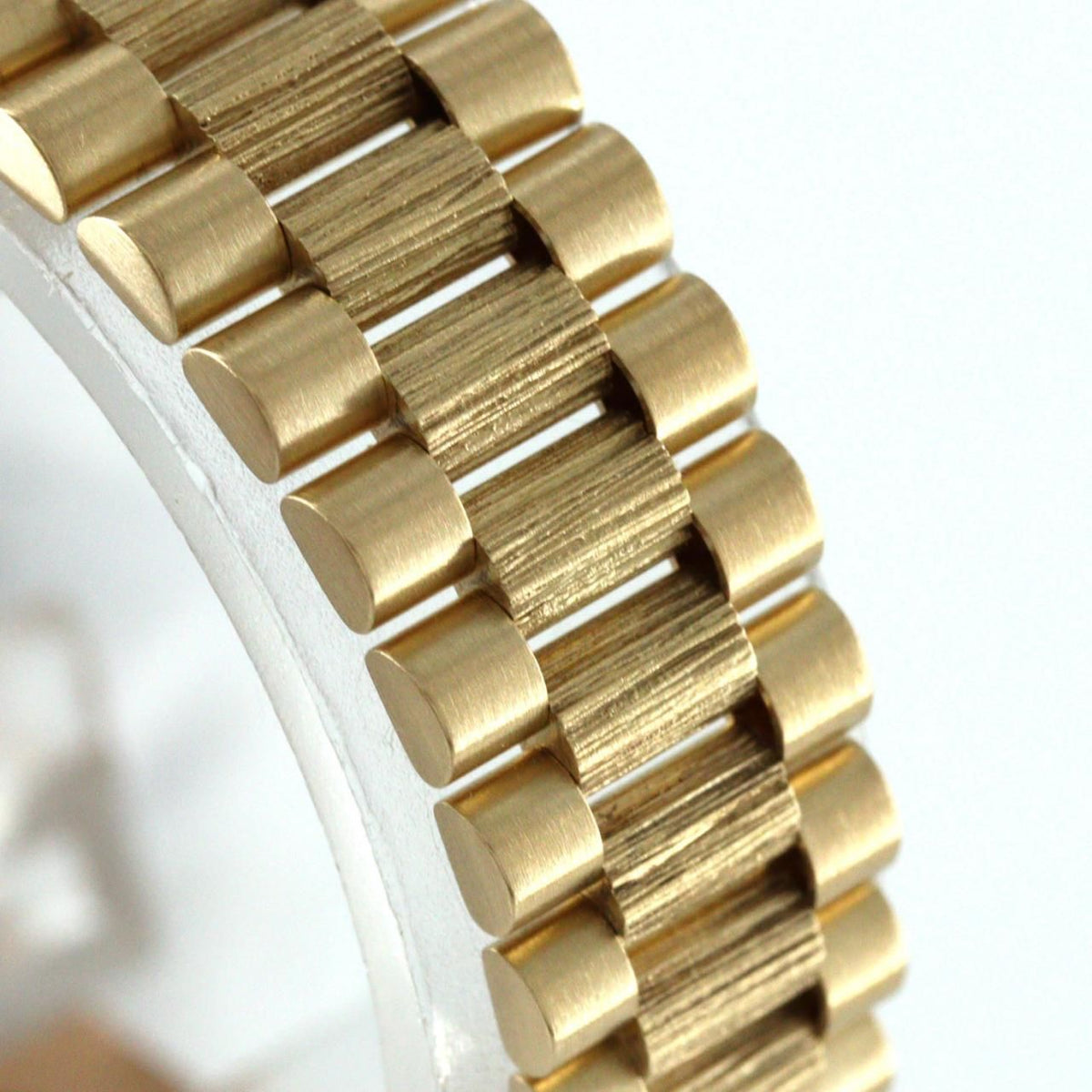 Rolex Datejust YG Automatic — view 4
