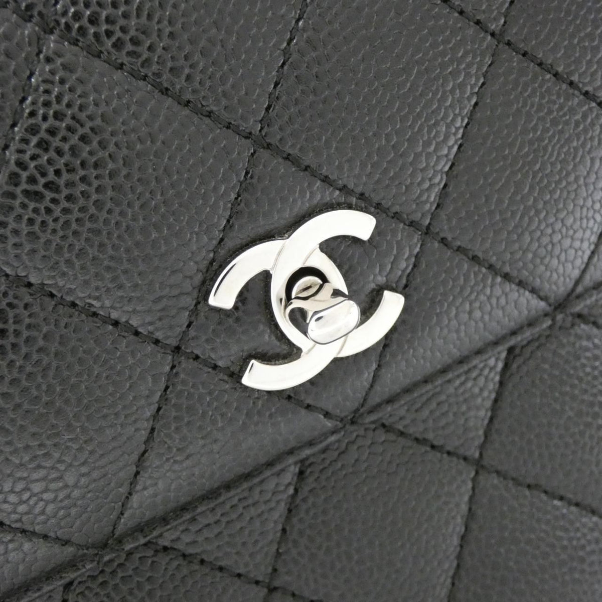 Chanel Vintage Bag Handbag Black — view 6