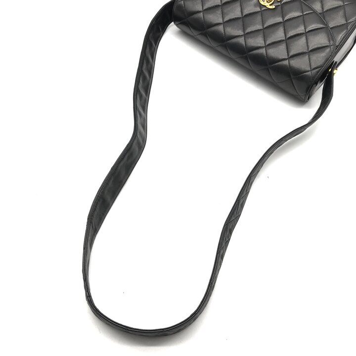 Chanel CC Logo Quilted Lambskin Leather Vintage Shoulder Bag Crossbody Turnlock — view 7