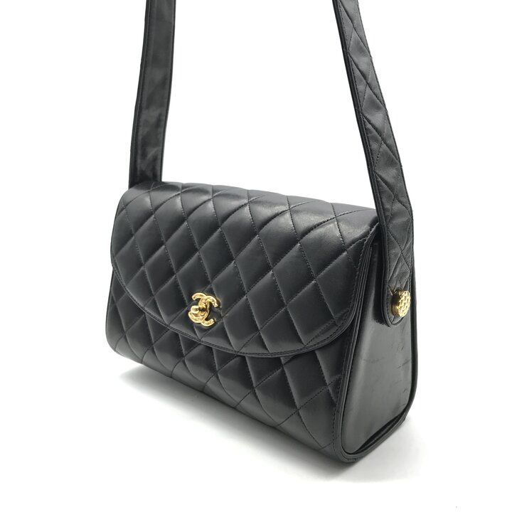 Chanel CC Logo Quilted Lambskin Leather Vintage Shoulder Bag Crossbody Turnlock — view 2