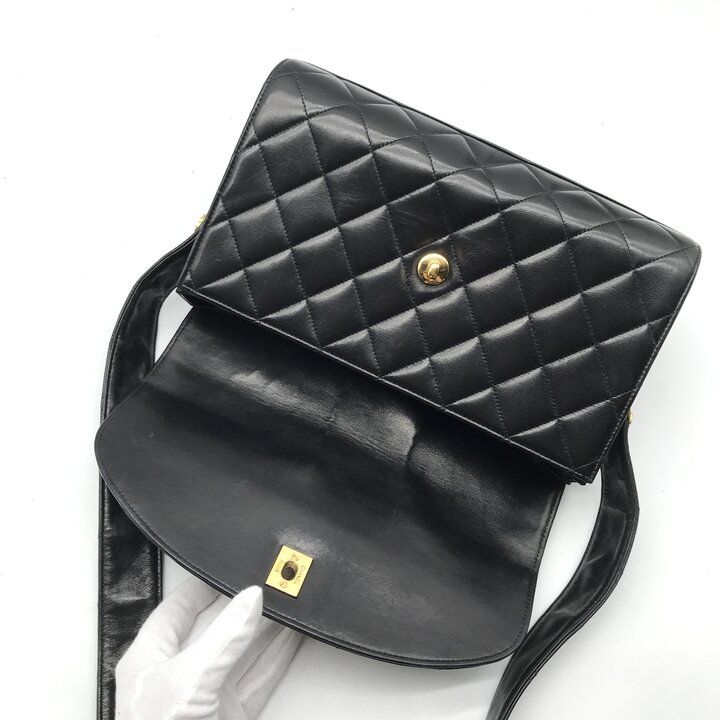 Chanel CC Logo Quilted Lambskin Leather Vintage Shoulder Bag Crossbody Turnlock — view 8