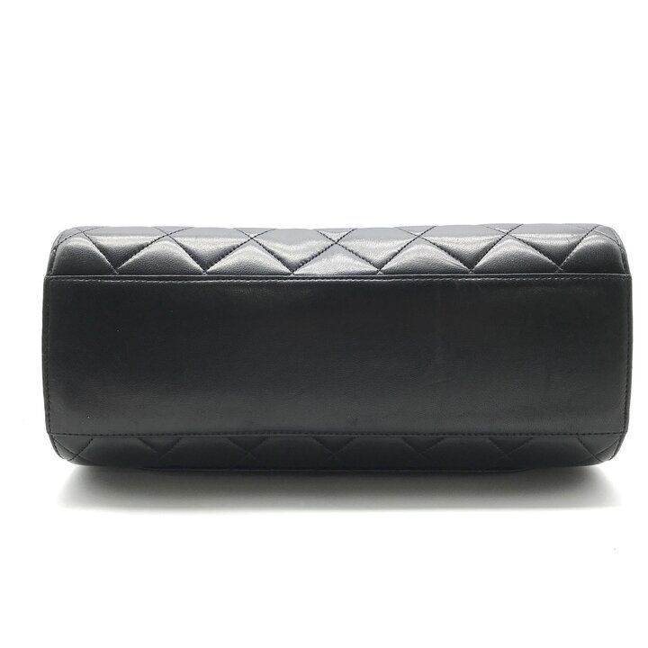Chanel CC Logo Quilted Lambskin Leather Vintage Shoulder Bag Crossbody Turnlock — view 4