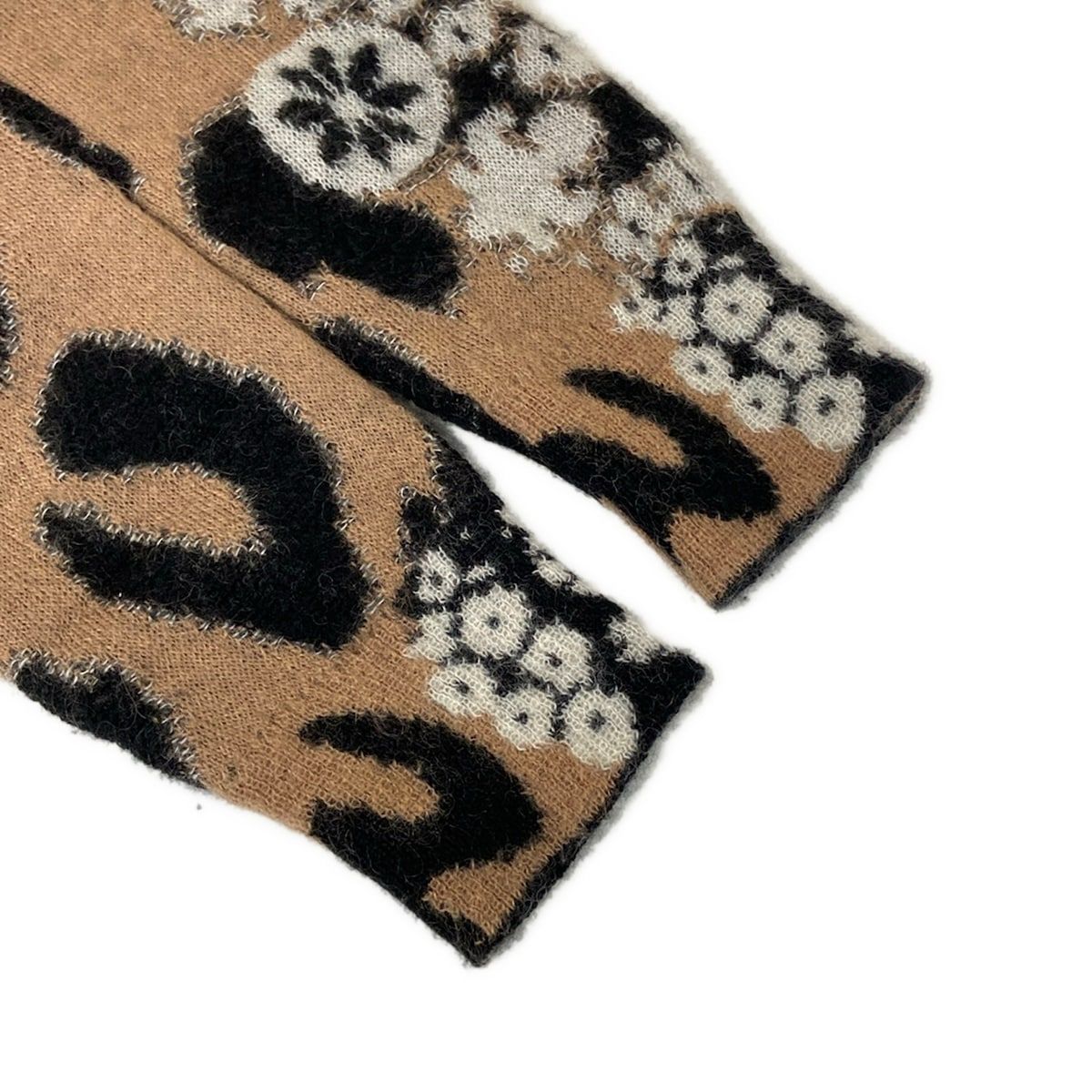 Chanel Long Sleeve Sweater M Beige Black White Leopard CC Logo Cashmere 38 — view 6