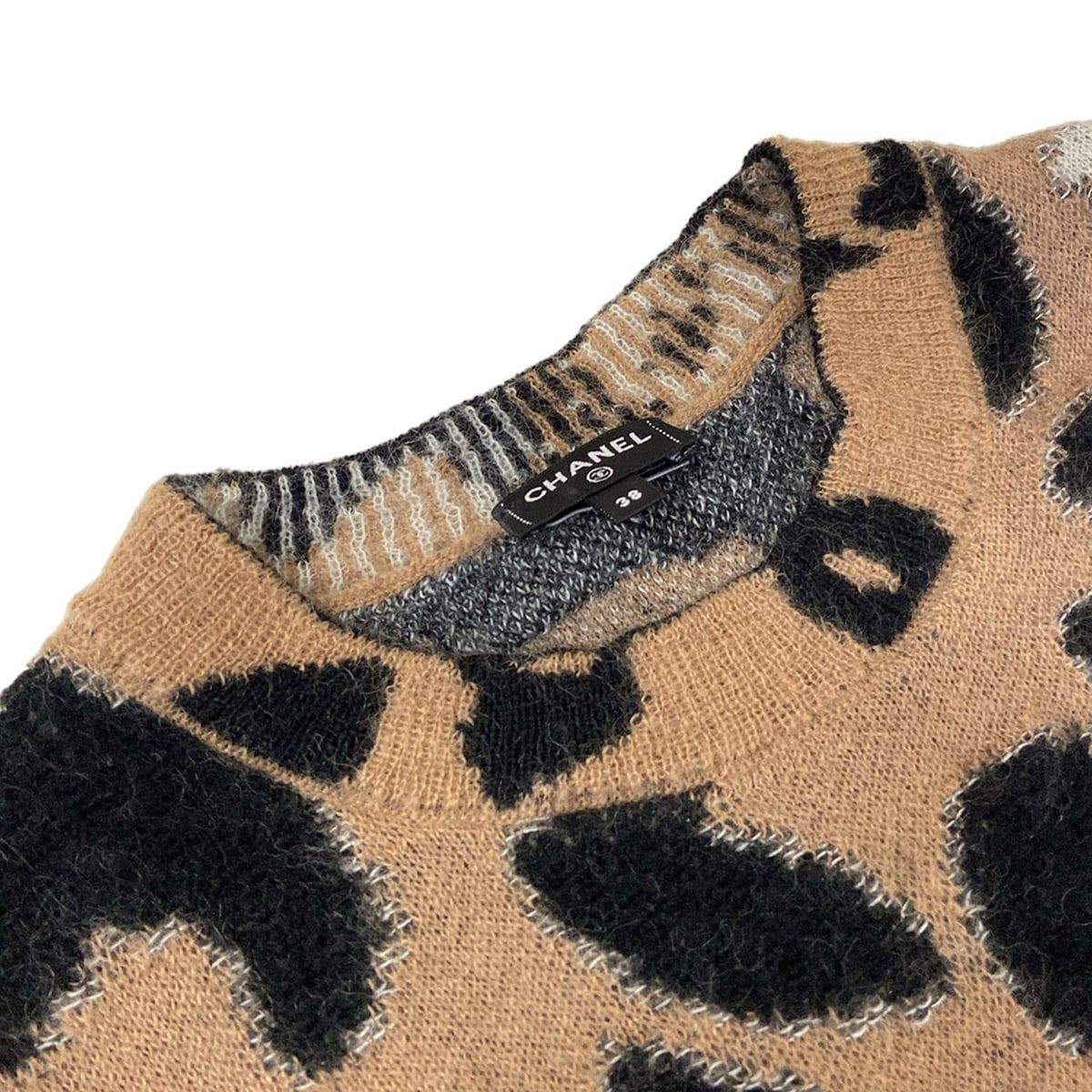 Chanel Long Sleeve Sweater M Beige Black White Leopard CC Logo Cashmere 38 — view 8