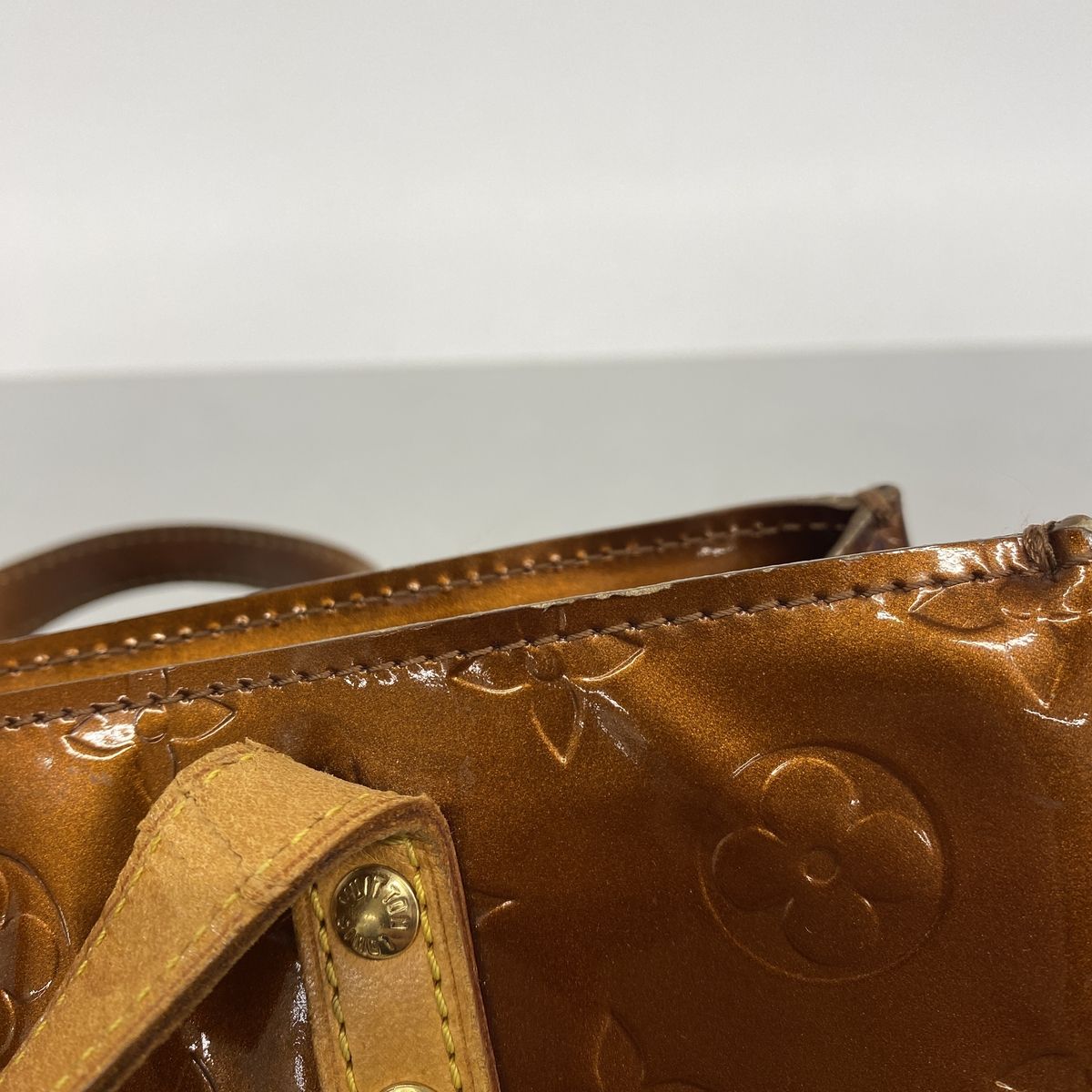 Louis Vuitton Handbag Vernis Reade PM Bronze — view 7