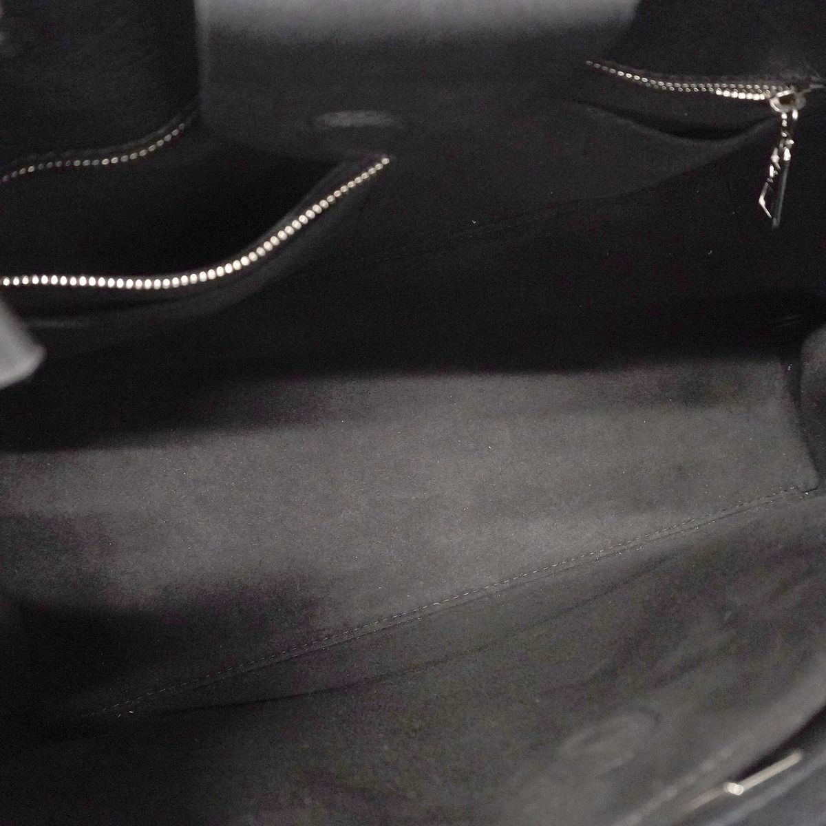Louis Vuitton Handbag Lockme Day Noir 2-Way Bag — view 4