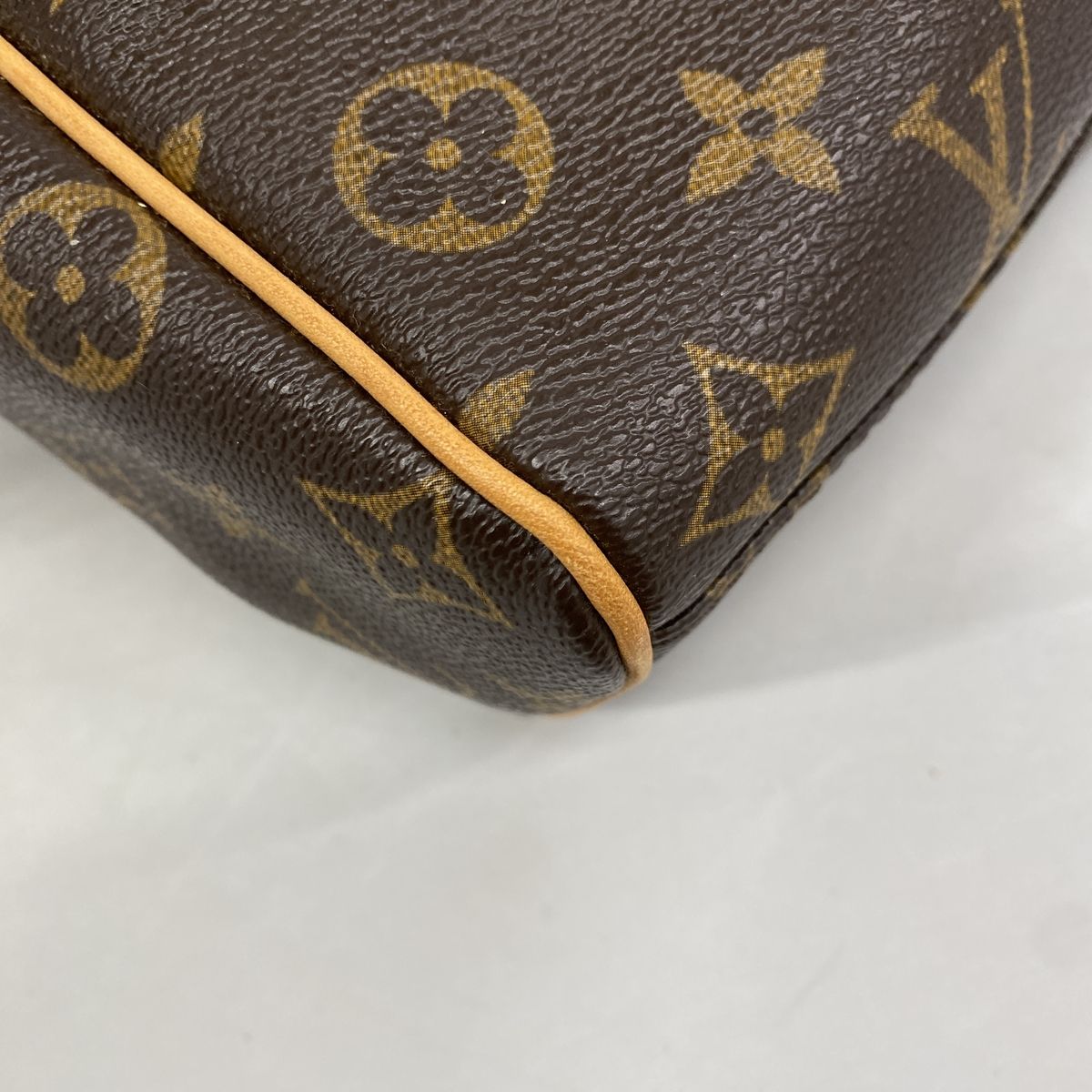 Louis Vuitton Shoulder Bag Monogram Abbesses Brown — view 6
