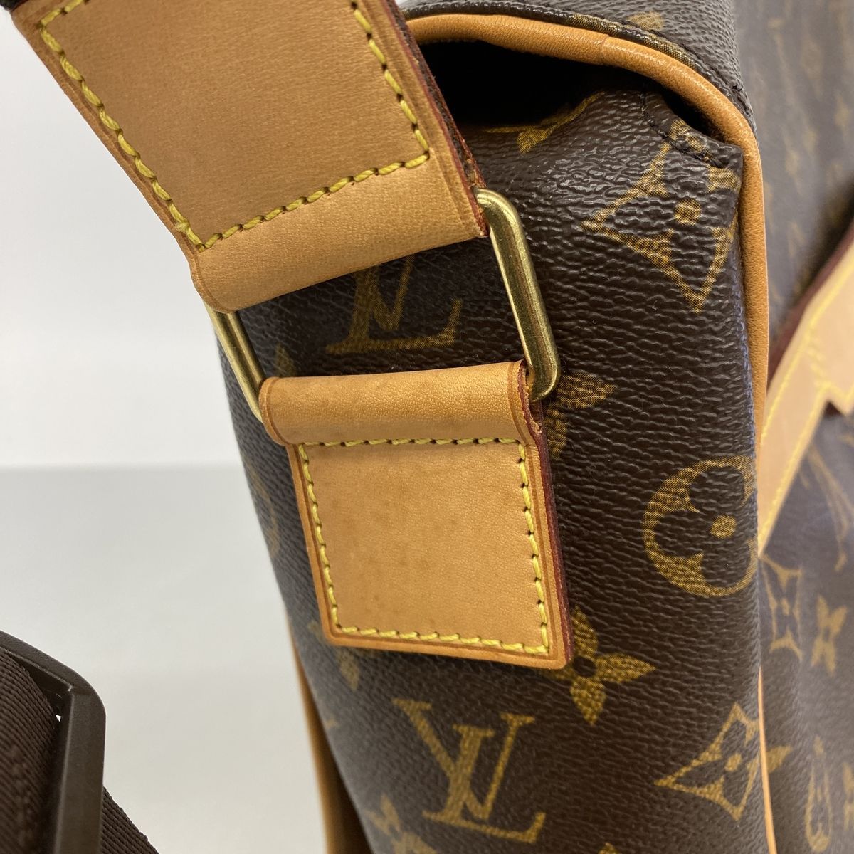 Louis Vuitton Shoulder Bag Monogram Abbesses Brown — view 8