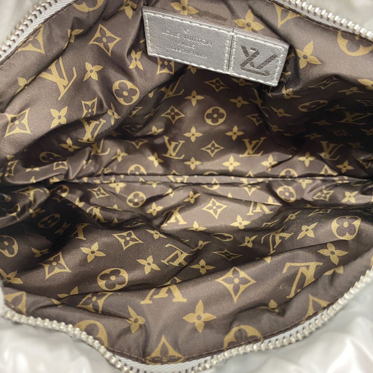 Louis Vuitton Shoulder Bag LV Pillow Maxi Multi Pochette Accessoires Silver — view 4