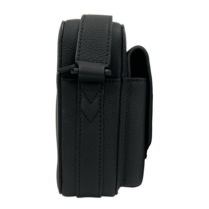 Louis Vuitton Boarding Messenger Aerogram Shoulder Bag Black — view 4