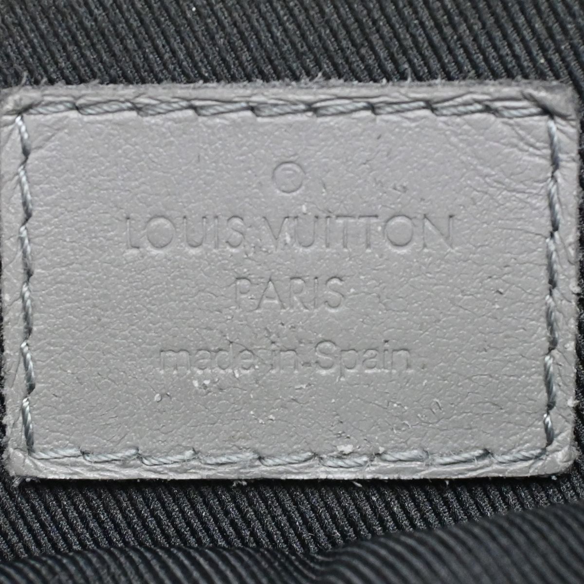 Louis Vuitton Waist Bag Discovery PM — view 8