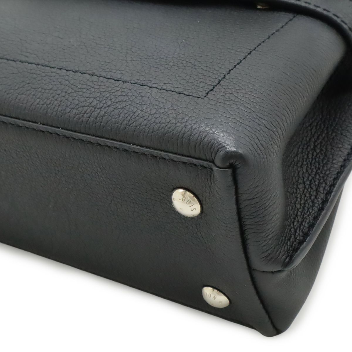 Louis Vuitton Lockme Ever Mini 2-Way Shoulder Bag Soft Calfskin Noir Black — view 3