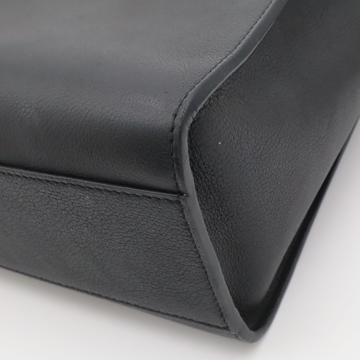 Louis Vuitton Lockme Lock & Go 2-Way Shoulder Bag Black — view 3