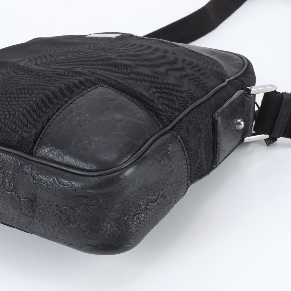 Gucci Guccissima Leather Shoulder Bag Crossbody Messenger Business — view 4