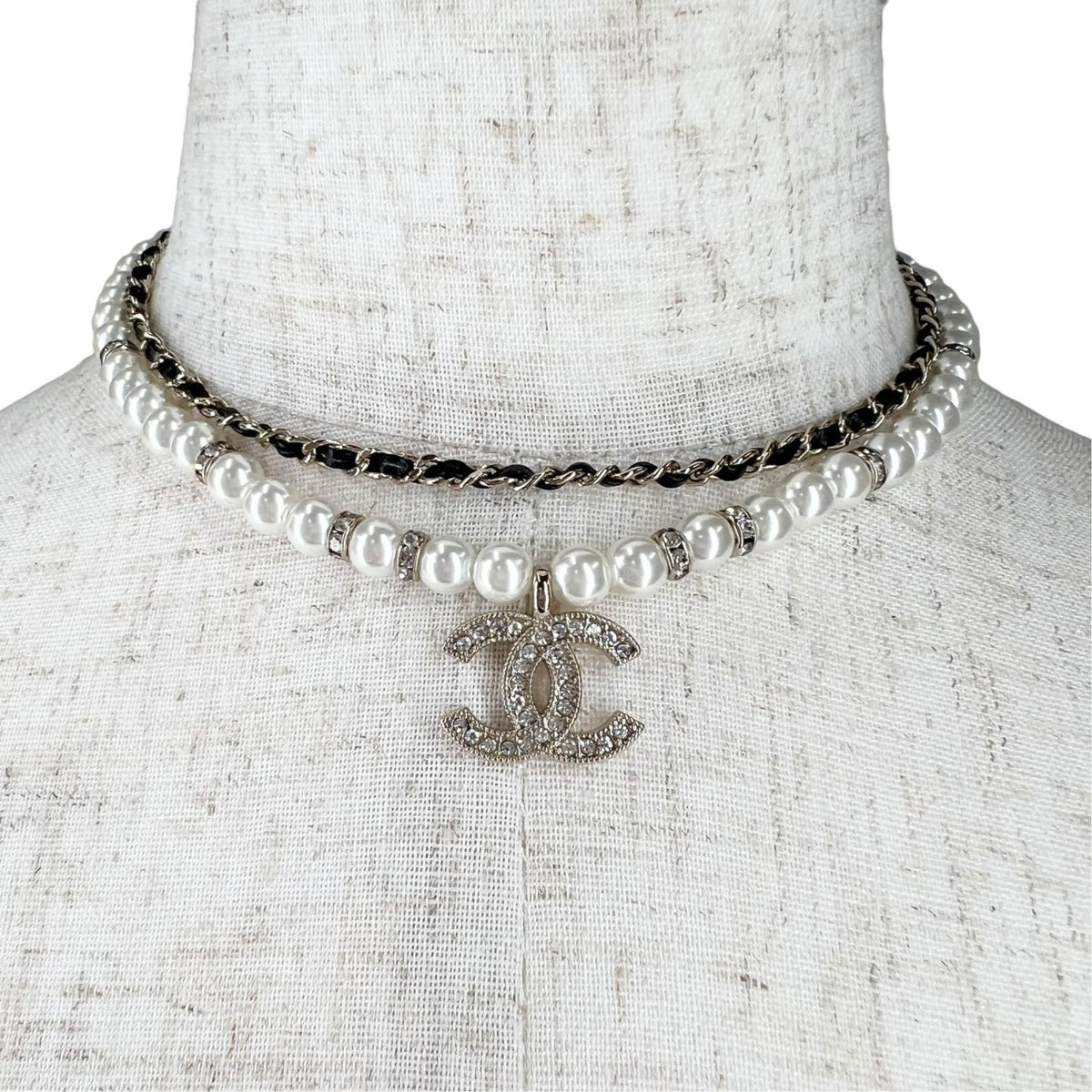 Chanel CC Logo Necklace Faux Pearl Black White Choker — view 4