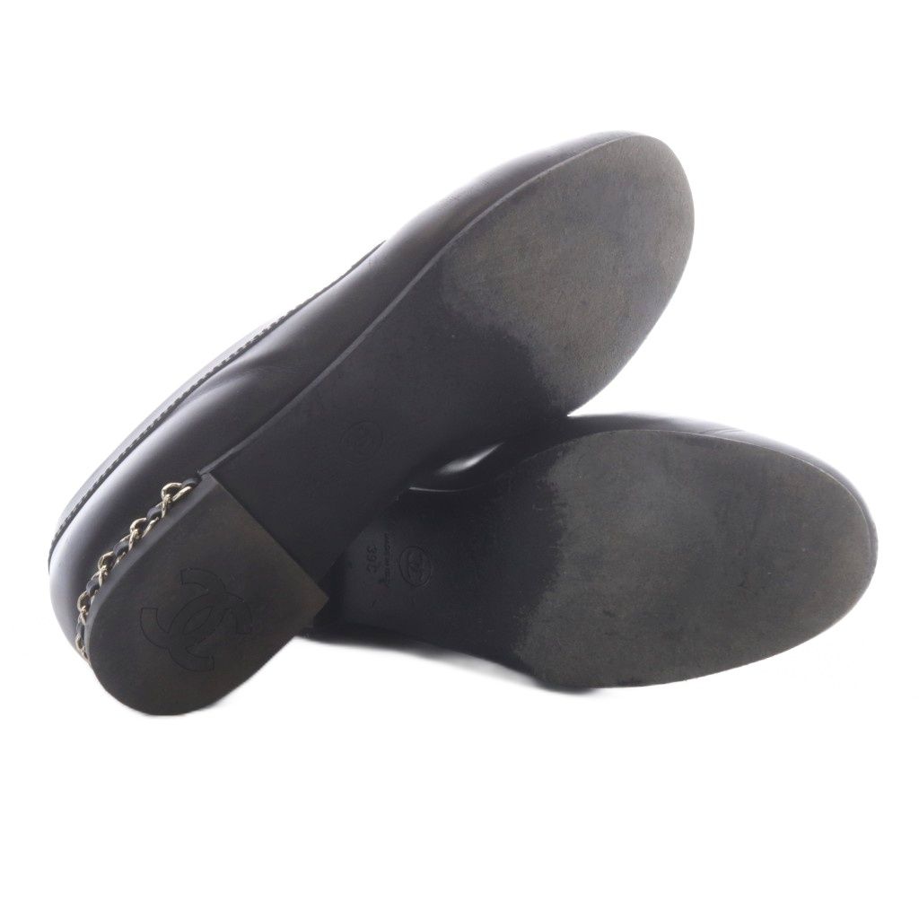 Chanel CC Logo Chain Leather Loafers Slip-on 39C Black — view 4
