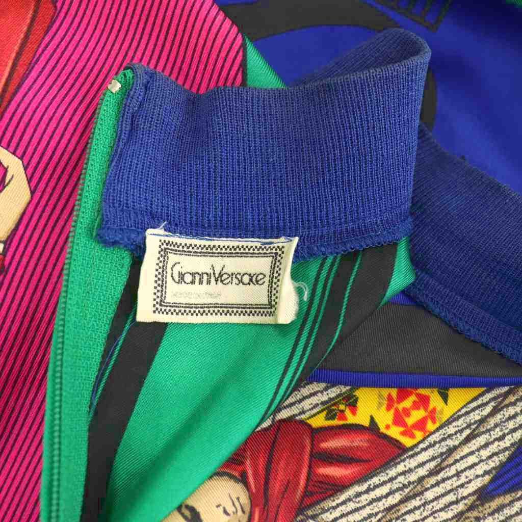 Versace Gianni Top Blouse Pullover Silk Short Sleeve All Over Print 40 — view 6