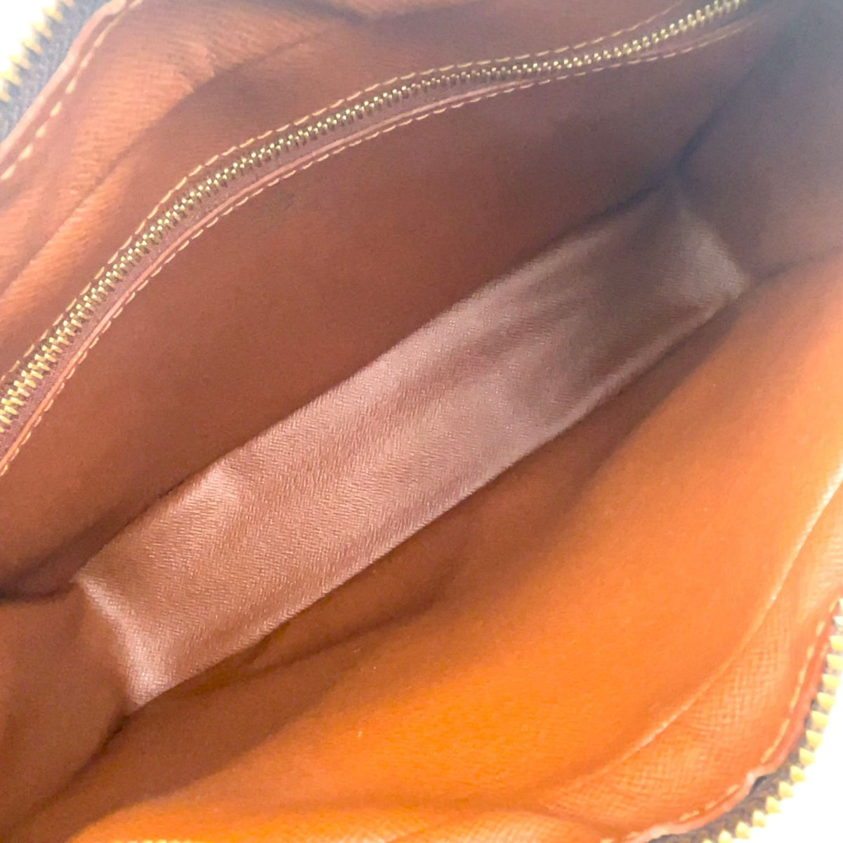 Louis Vuitton Trocadero 27 Monogram Leather Brown Shoulder Bag Gold — view 3