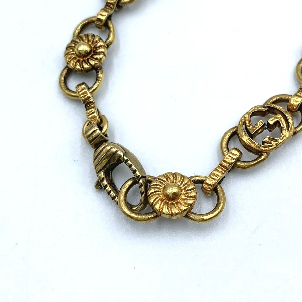 Gucci Interlocking G Flower Metal Gold Bracelet — view 8