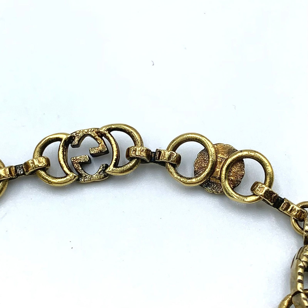 Gucci Interlocking G Flower Metal Gold Bracelet — view 7
