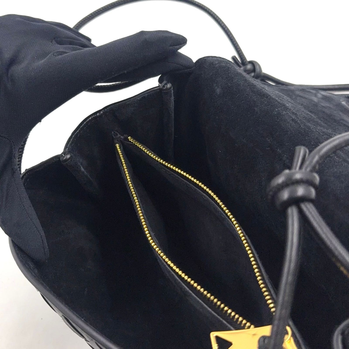 Bottega Veneta Notturno Leather Black Shoulder Bag Gold — view 7