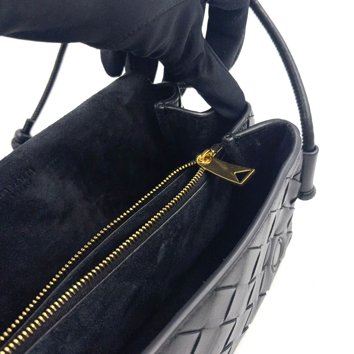 Bottega Veneta Notturno Leather Black Shoulder Bag Gold — view 8