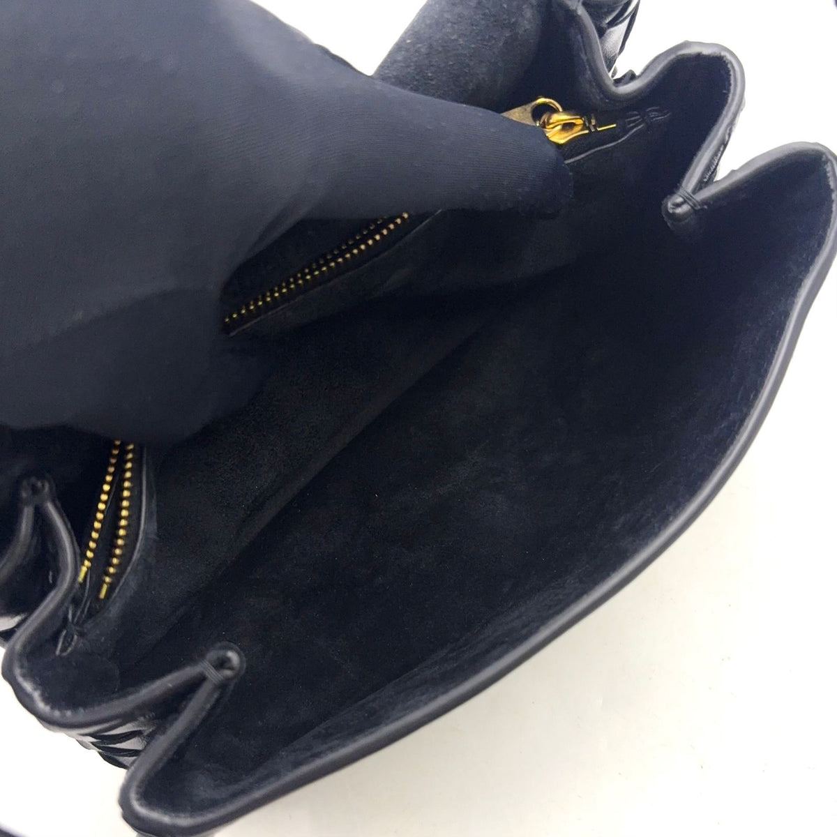 Bottega Veneta Notturno Leather Black Shoulder Bag Gold — view 3