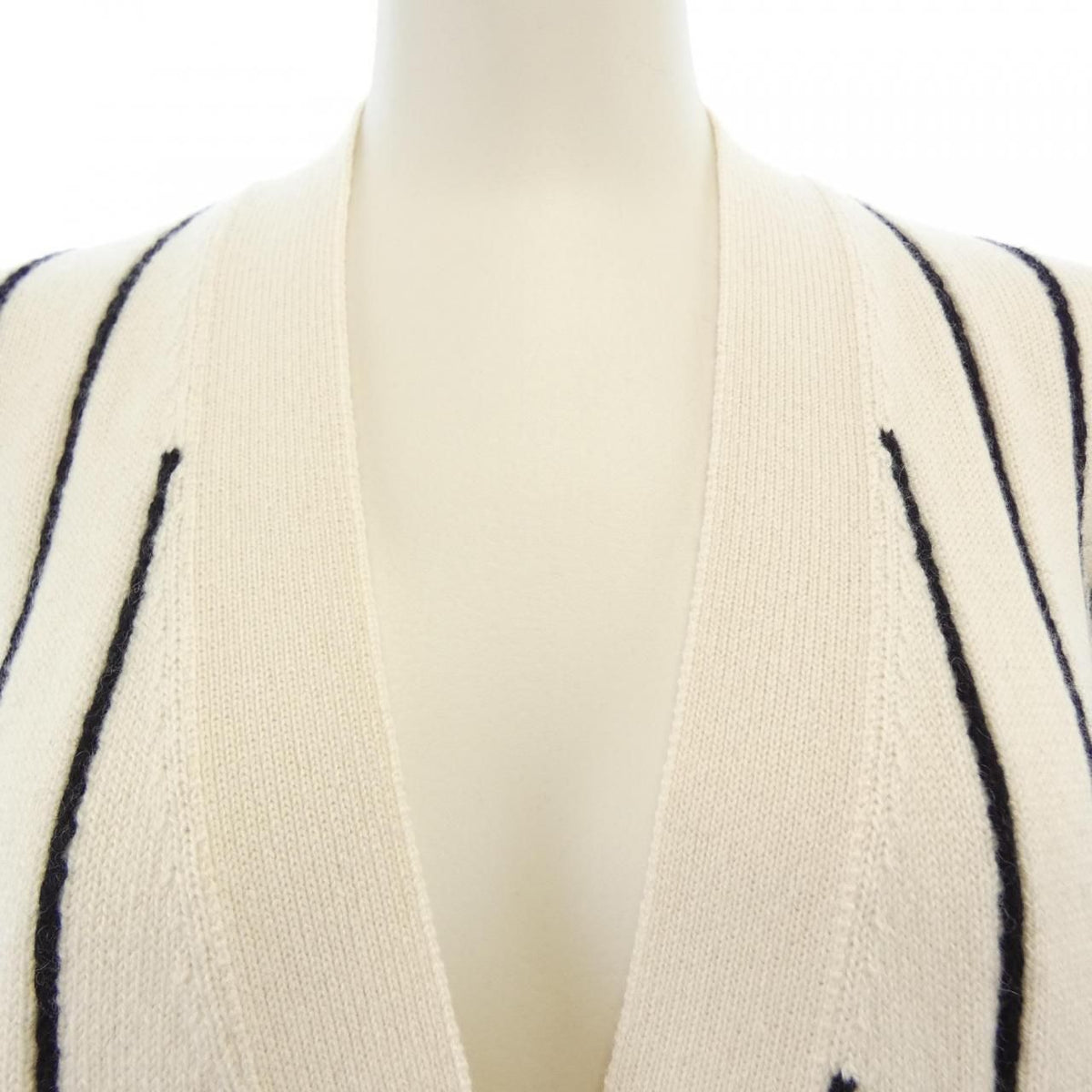 Chanel 23P Cardigan Beige — view 6
